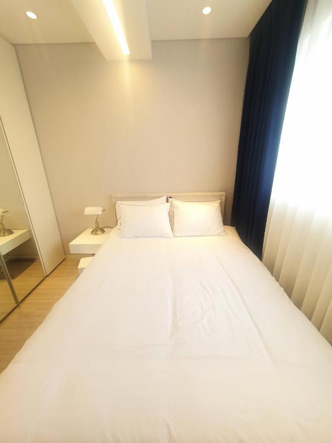 Cheongdam Beautiful Apartment New Building Edition Full Option Long Term Stay Availableapt 2룸 신축 Edition 풀옵션 장기가능 Apartment *
