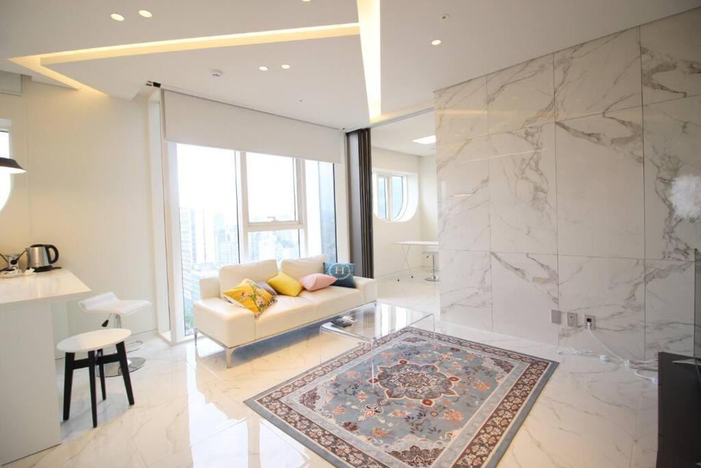 Cheongdam Beautiful Apartment New Building Edition Full Option Long Term Stay Availableapt 2룸 신축 Edition 풀옵션 장기가능 Apartment