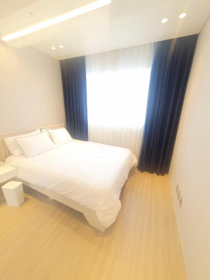 Cheongdam Beautiful Apartment New Building Edition Full Option Long Term Stay Availableapt 2룸 신축 Edition 풀옵션 장기가능 Apartamento Seul